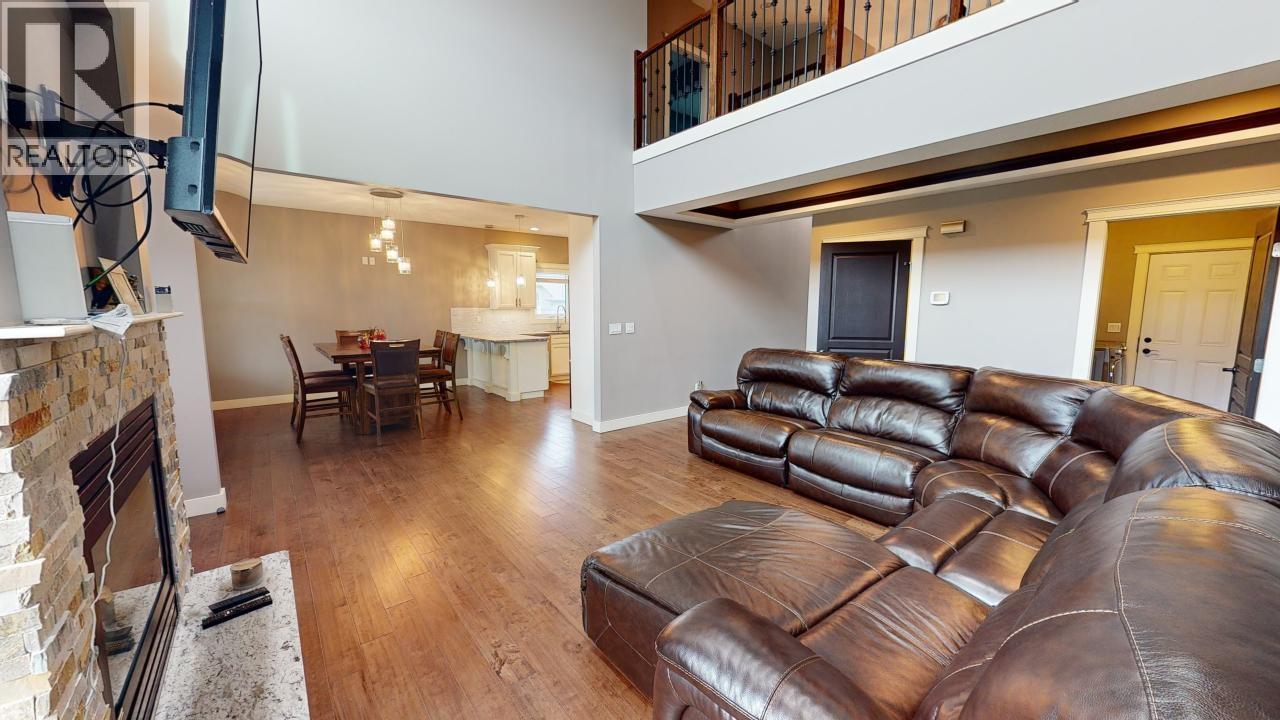 10712 109 Street, Fort St. John, BC - Indoor Photo Showing Living Room