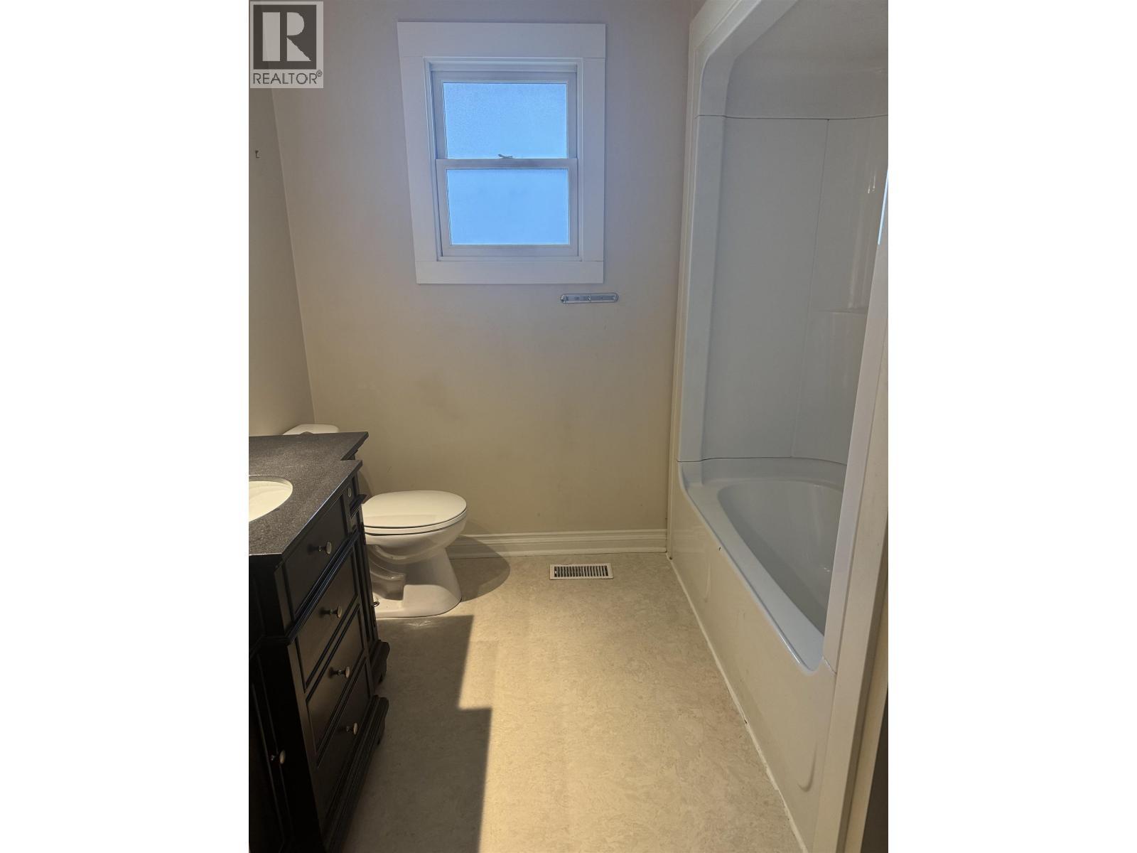 104 Nechako Drive, Mackenzie, BC - Indoor Photo Showing Bathroom