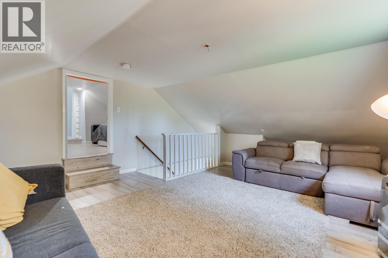 1293 Highway 33 E, Kelowna, BC - Indoor