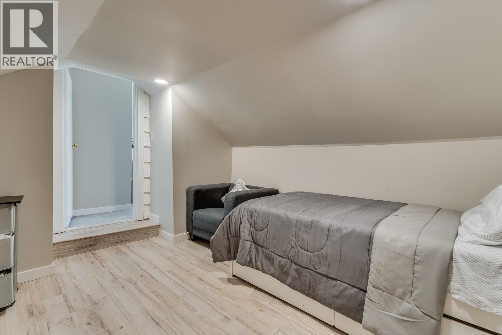 1293 Highway 33 E, Kelowna, BC - Indoor Photo Showing Bedroom