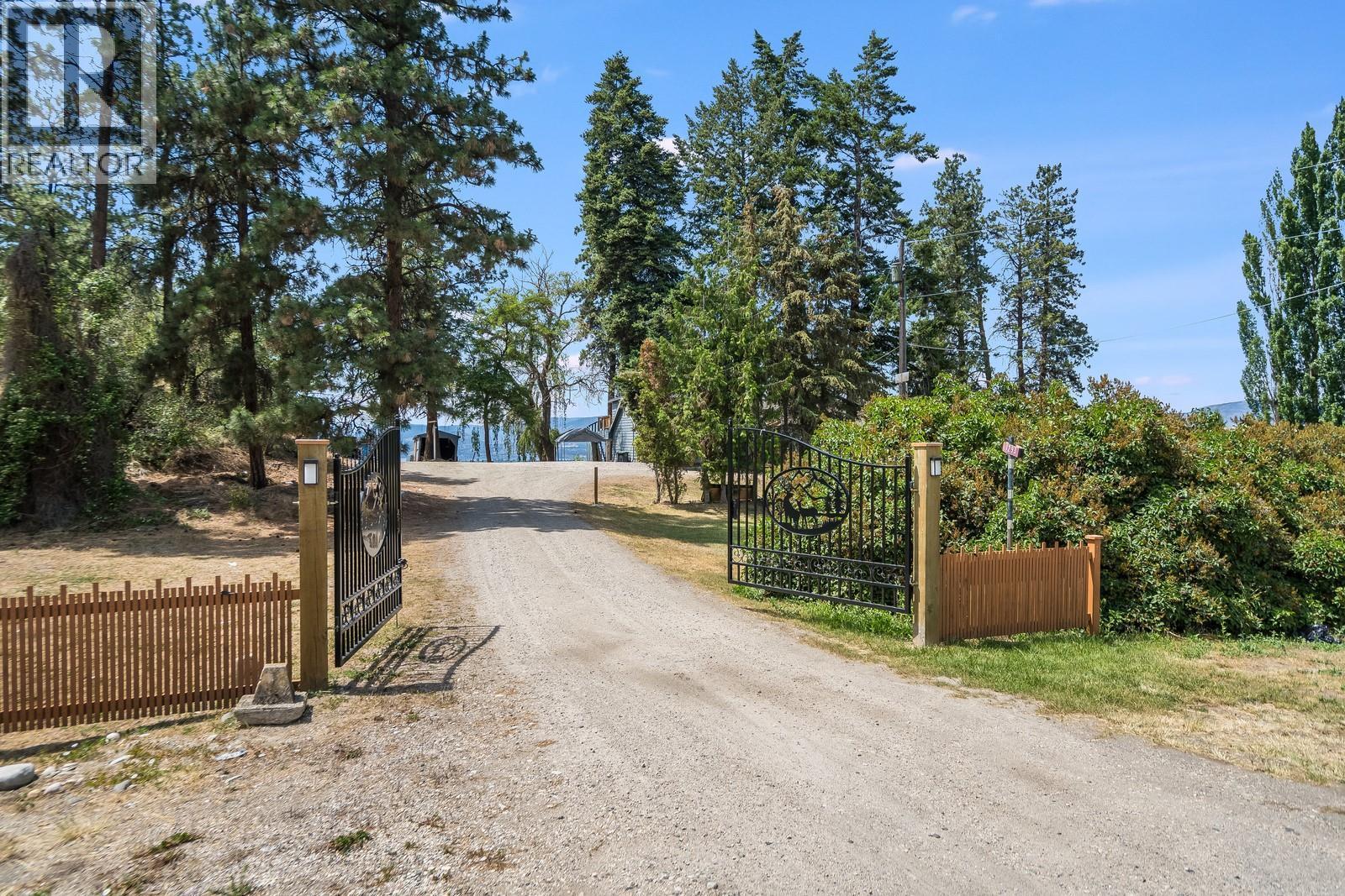1293 Highway 33 E, Kelowna, BC - Outdoor