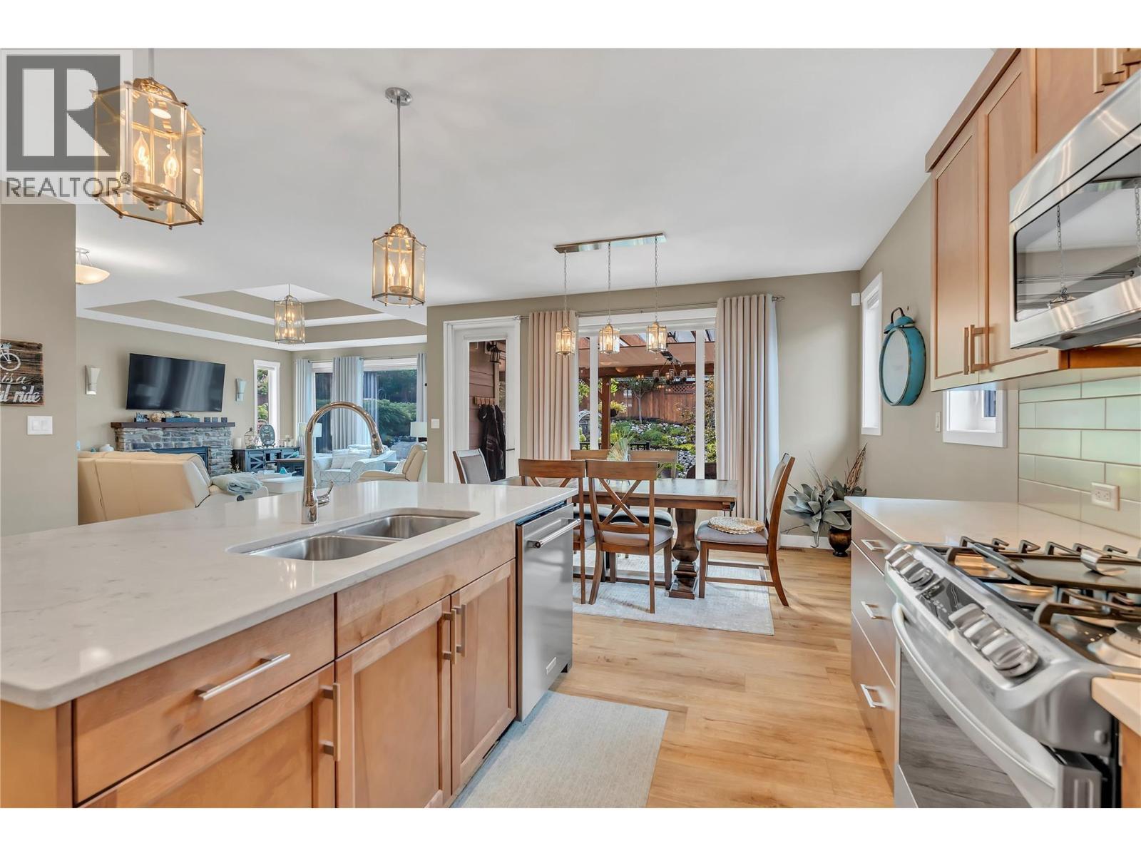 2078 Lawrence Avenue, Penticton, BC - Indoor Photo Showing Kitchen With Double Sink