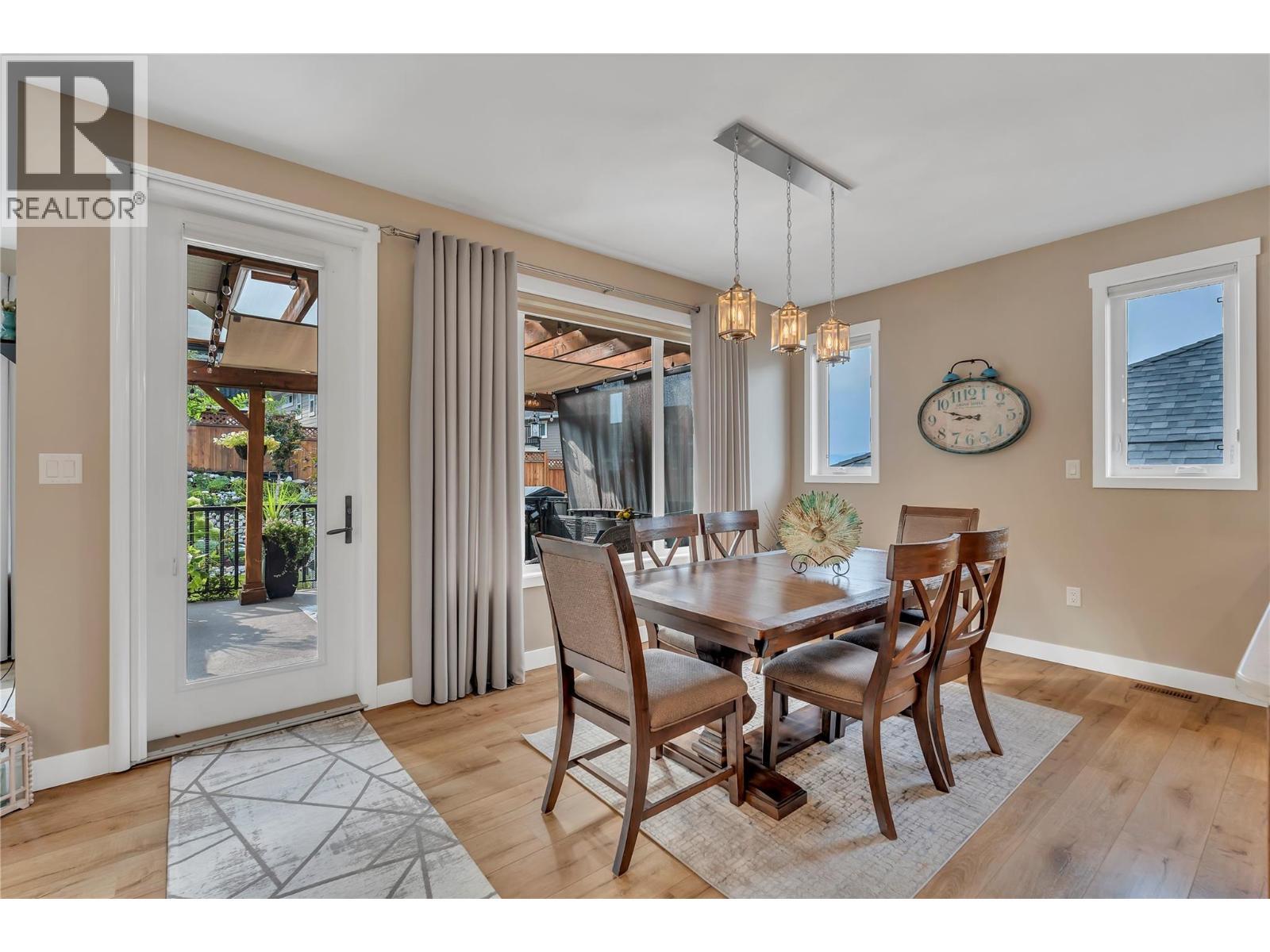 2078 Lawrence Avenue, Penticton, BC - Indoor Photo Showing Dining Room