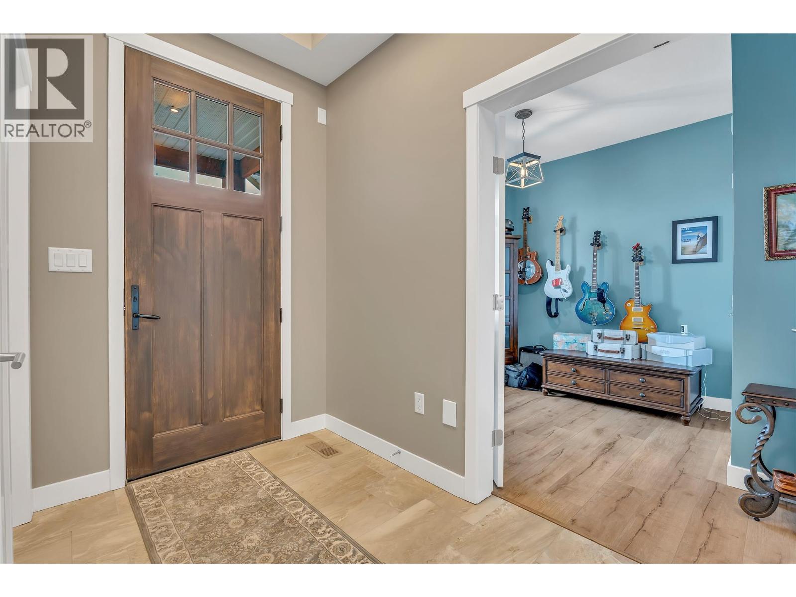 2078 Lawrence Avenue, Penticton, BC - Indoor Photo Showing Other Room