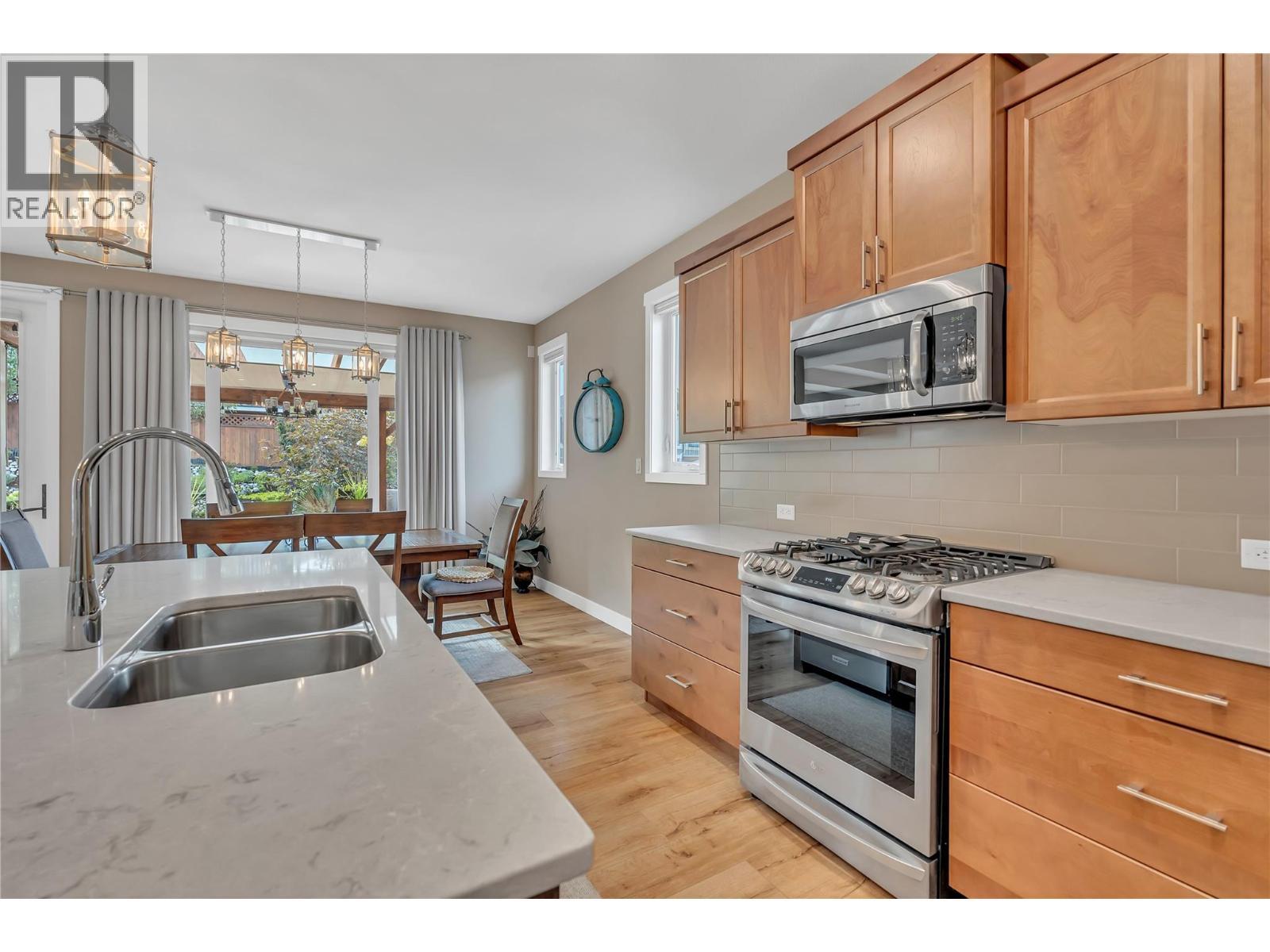 2078 Lawrence Avenue, Penticton, BC - Indoor Photo Showing Kitchen With Double Sink