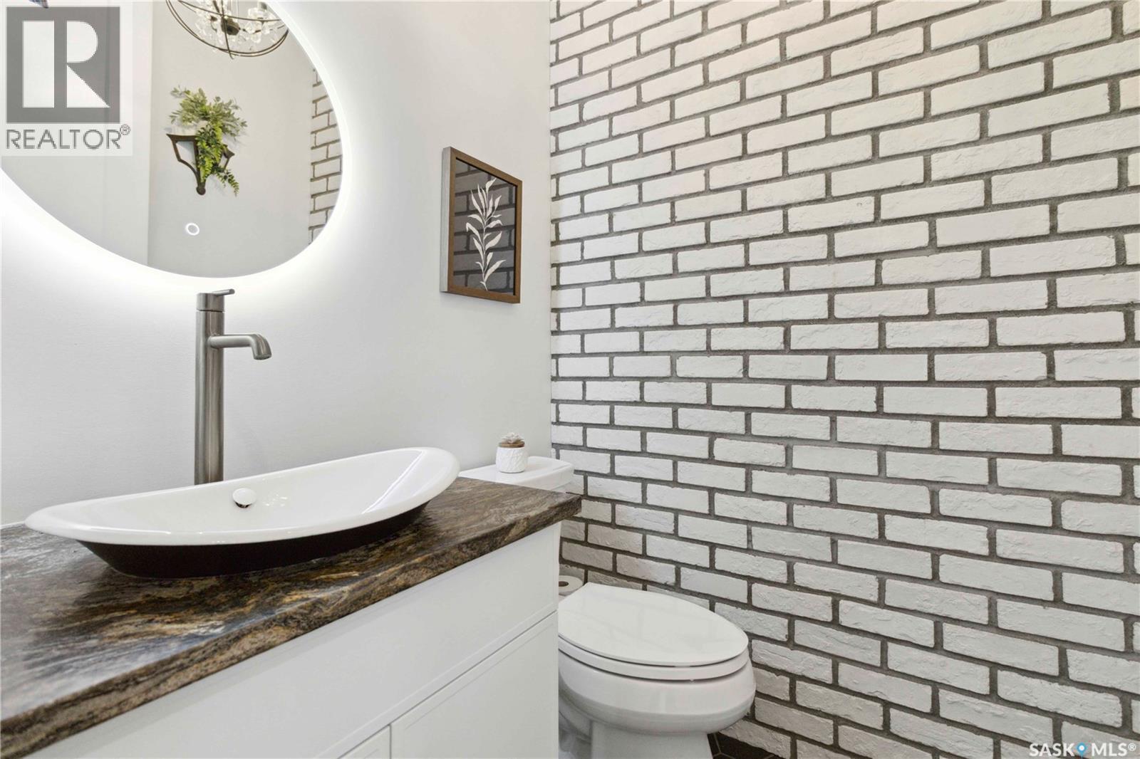 416 Woolf Bend, Saskatoon, SK - Indoor Photo Showing Bathroom