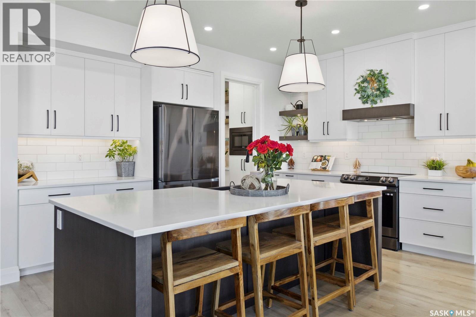 416 Woolf Bend, Saskatoon, SK - Indoor Photo Showing Kitchen With Upgraded Kitchen