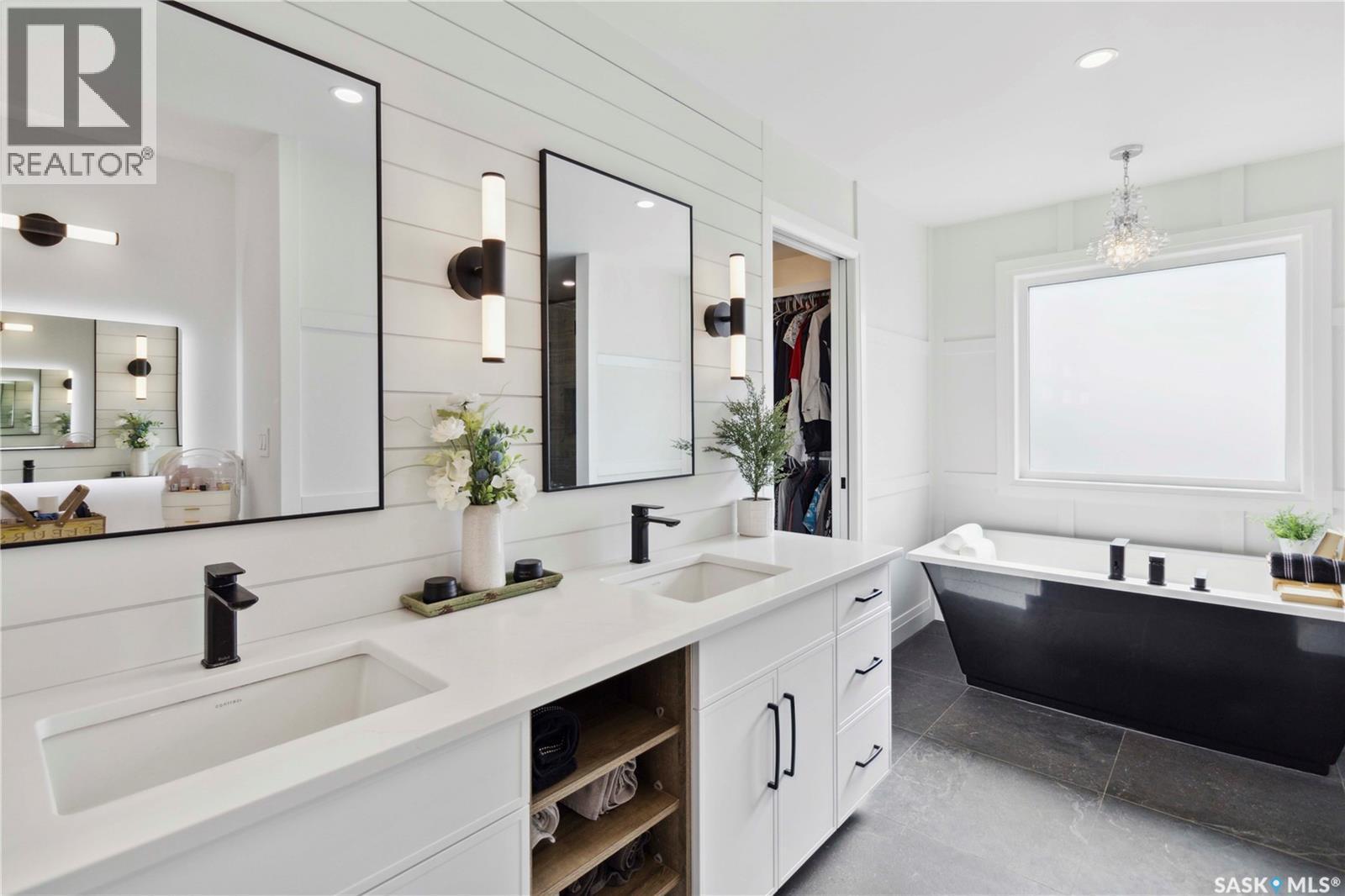 416 Woolf Bend, Saskatoon, SK - Indoor Photo Showing Bathroom