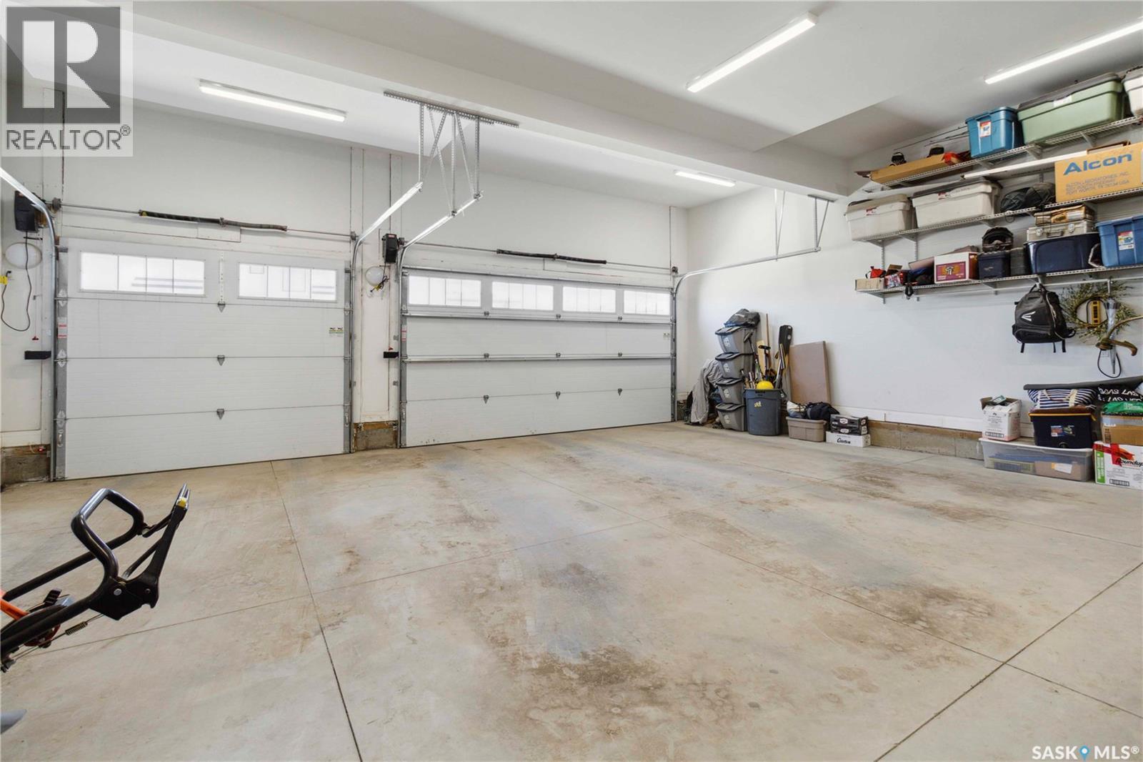 416 Woolf Bend, Saskatoon, SK - Indoor Photo Showing Garage