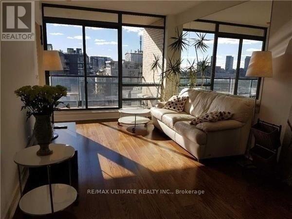 1206 - 438 King Street W, Toronto, ON - Indoor Photo Showing Living Room