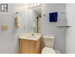 Lower level full bathroom - 4 piece. -