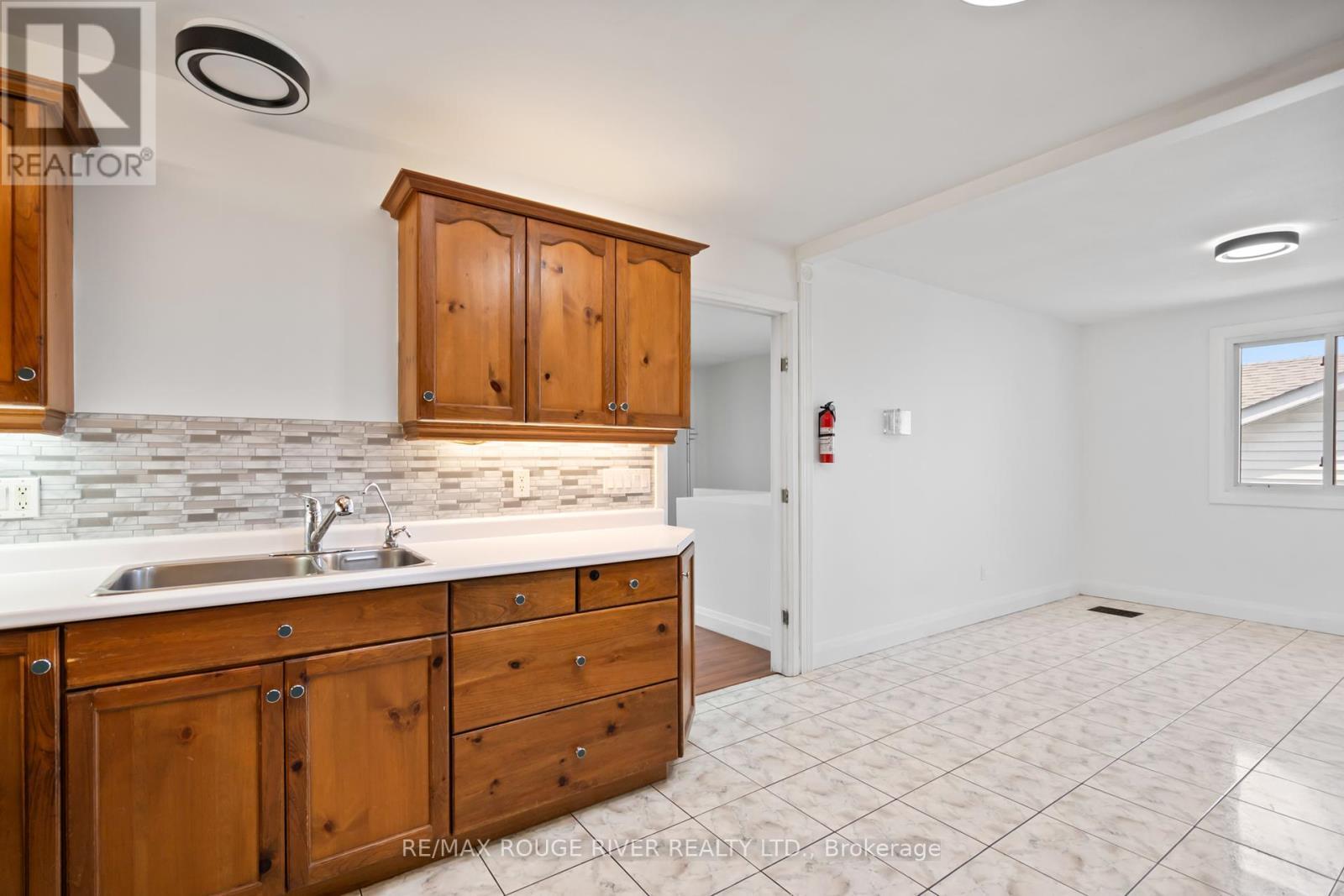 Main - 599 Otonabee Drive, Peterborough (Ashburnham Ward 4), ON - Indoor Photo Showing Kitchen With Double Sink