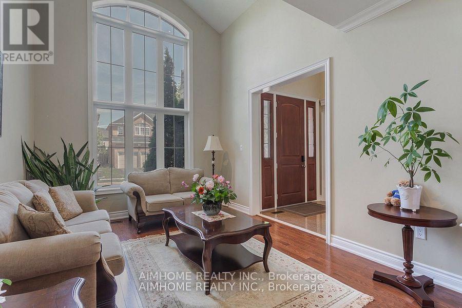107 Monkhouse Road, Markham, ON - Indoor Photo Showing Living Room