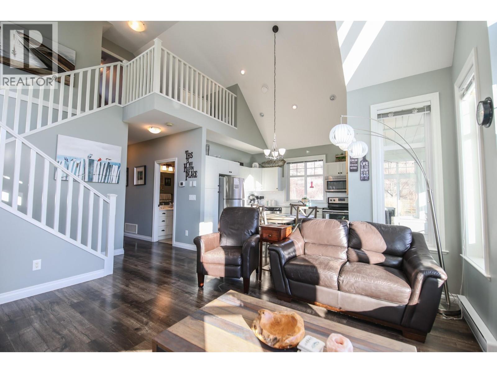 2450 Radio Tower Road Unit# 115, Oliver, BC - Indoor Photo Showing Living Room