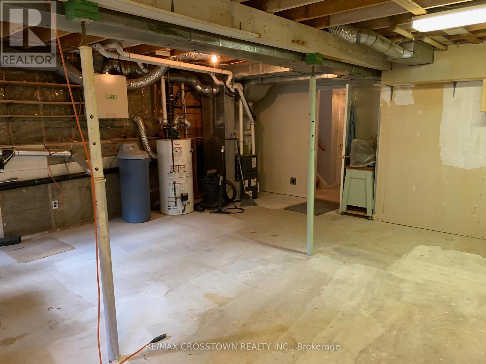 43 Foyston Park Circle, Springwater, ON - Indoor Photo Showing Basement
