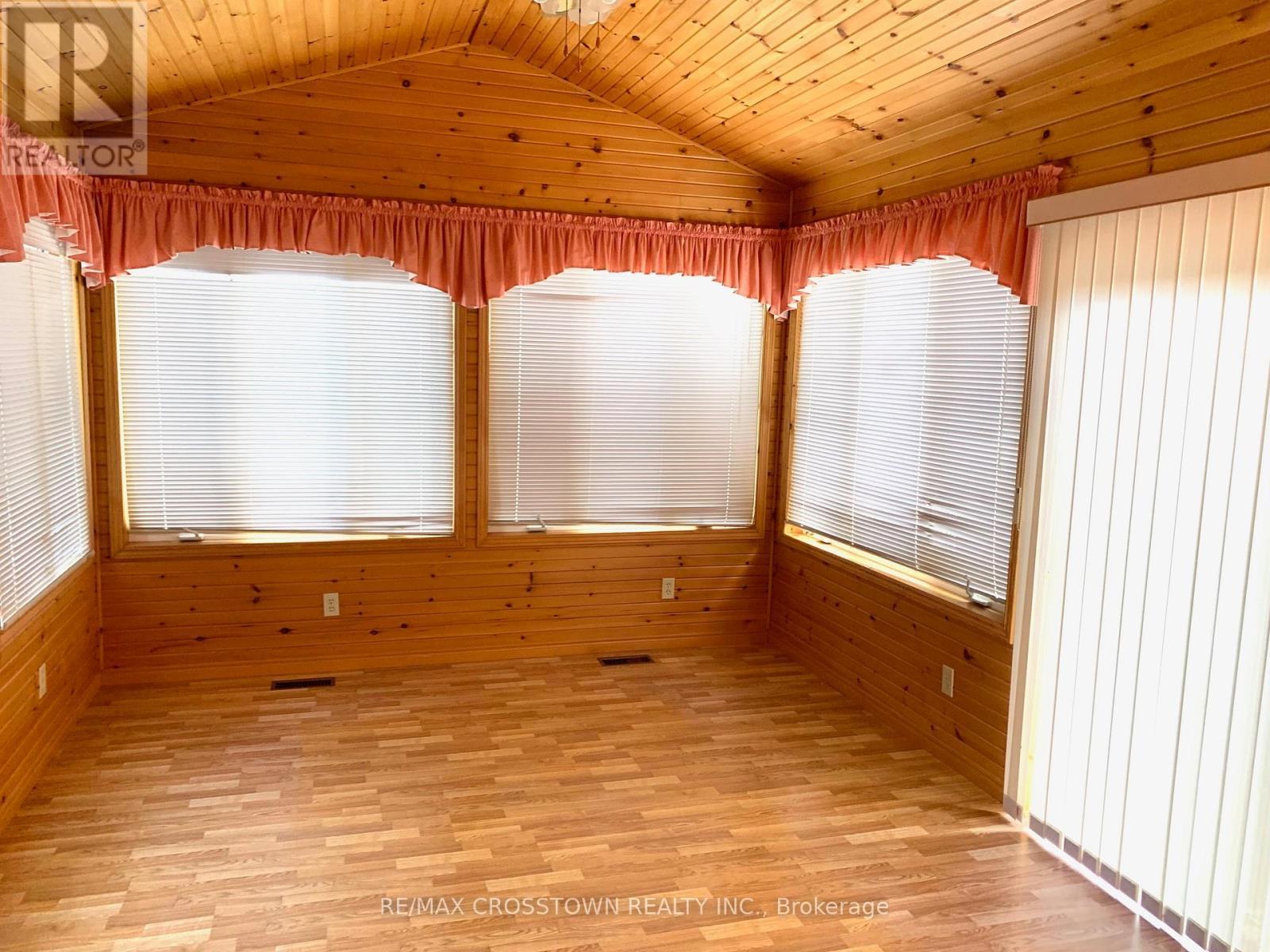 43 Foyston Park Circle, Springwater, ON - Indoor Photo Showing Other Room