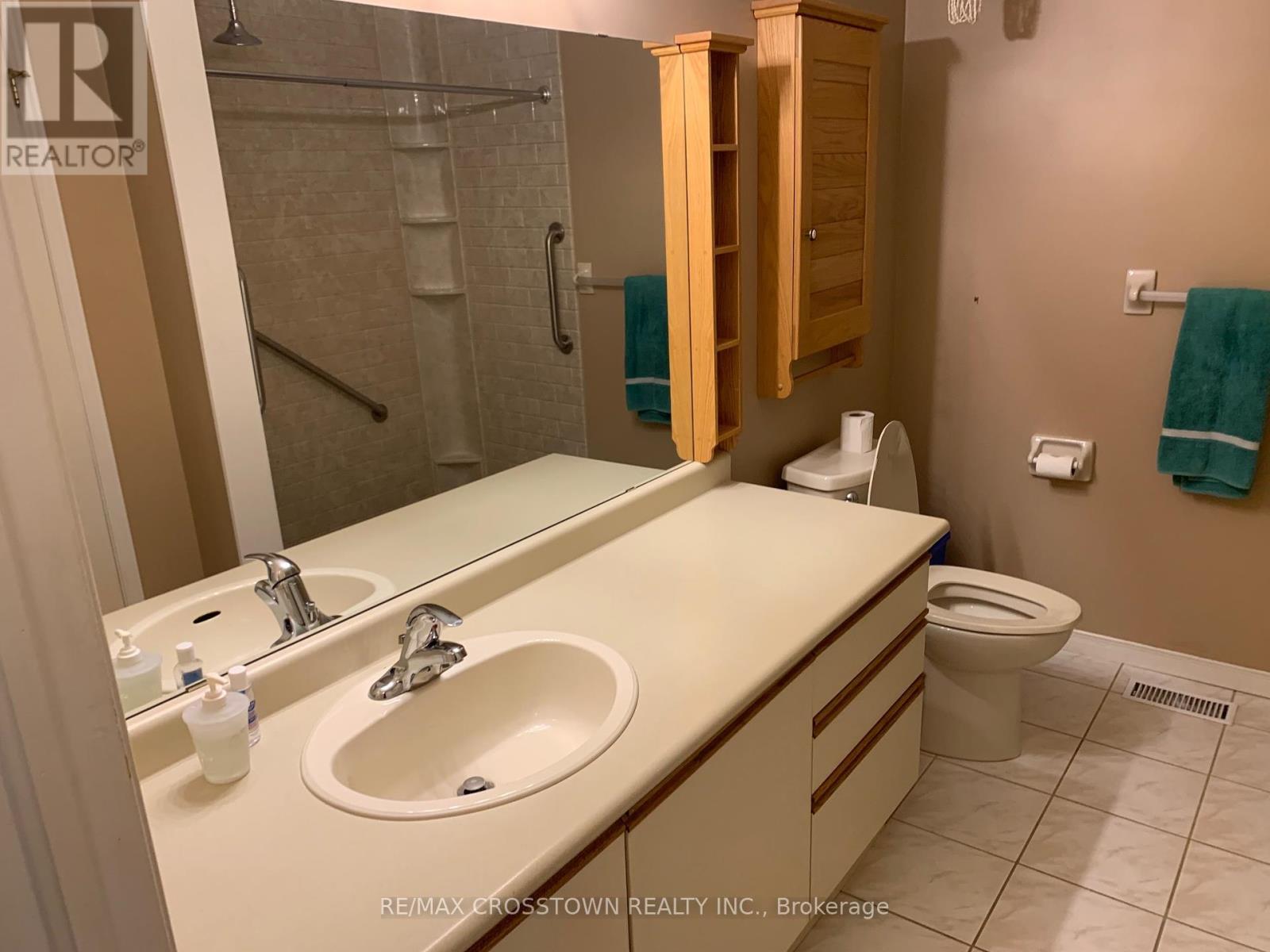 43 Foyston Park Circle, Springwater, ON - Indoor Photo Showing Bathroom