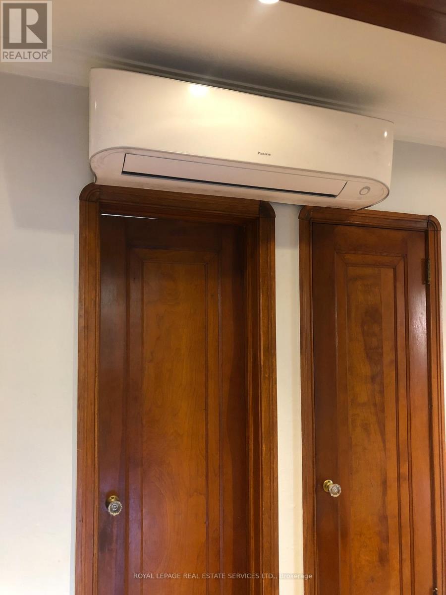 Main Fl - 1 Ash Crescent, Toronto, ON - Indoor Photo Showing Other Room