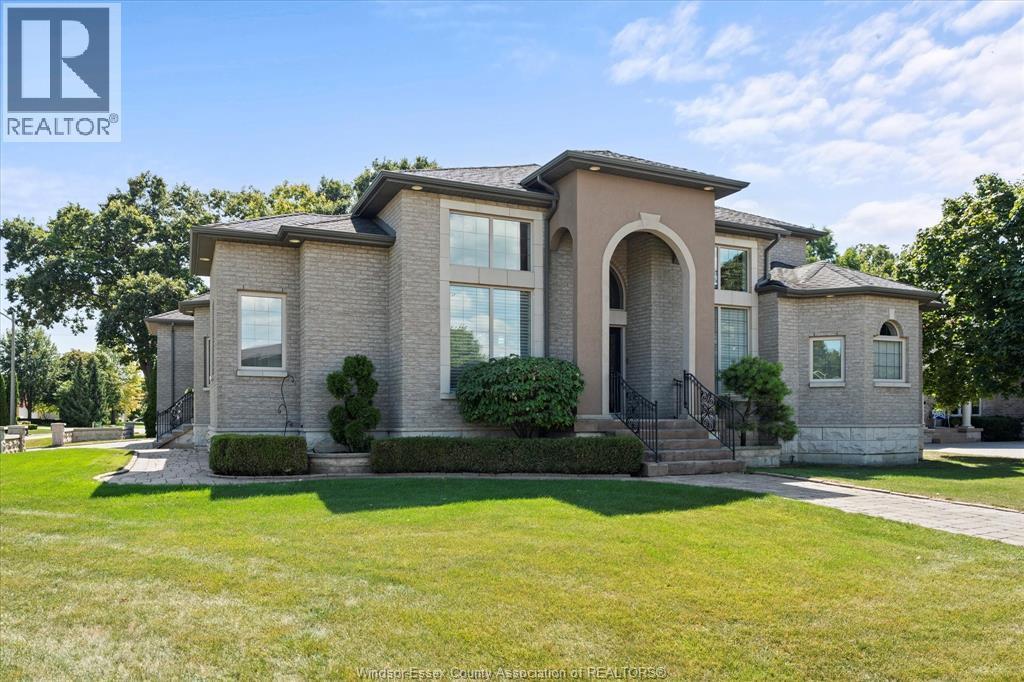 125 Links Drive, Amherstburg, ON - Outdoor With Facade