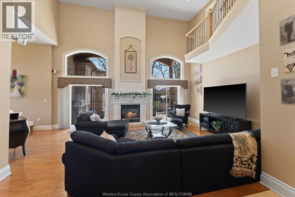 125 Links Drive, Amherstburg, ON - Indoor Photo Showing Living Room With Fireplace