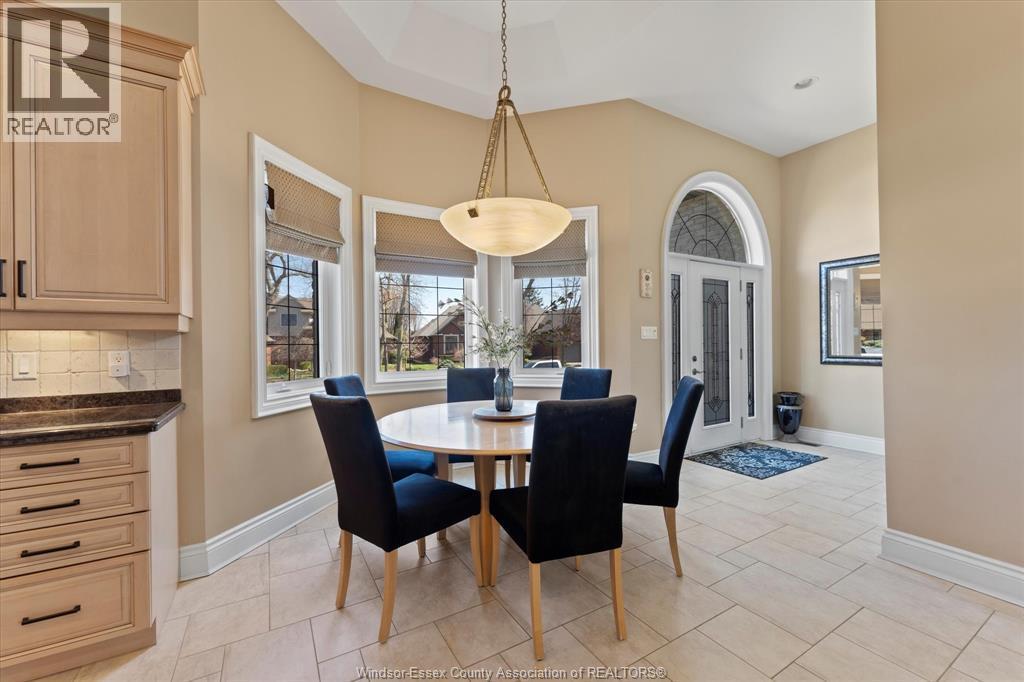 125 Links Drive, Amherstburg, ON - Indoor Photo Showing Dining Room