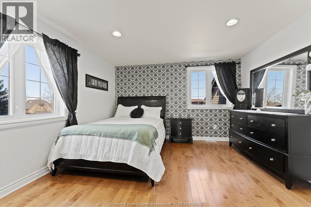 125 Links Drive, Amherstburg, ON - Indoor Photo Showing Bedroom