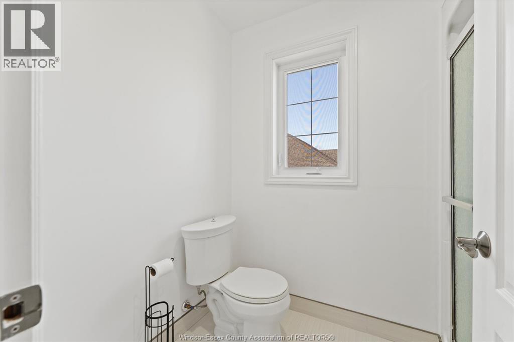 125 Links Drive, Amherstburg, ON - Indoor Photo Showing Bathroom