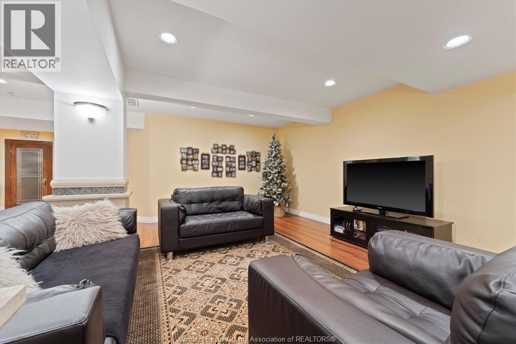 125 Links Drive, Amherstburg, ON - Indoor