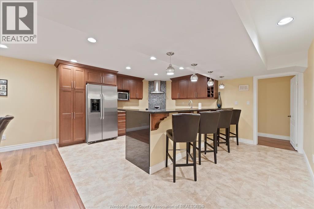 125 Links Drive, Amherstburg, ON - Indoor Photo Showing Kitchen