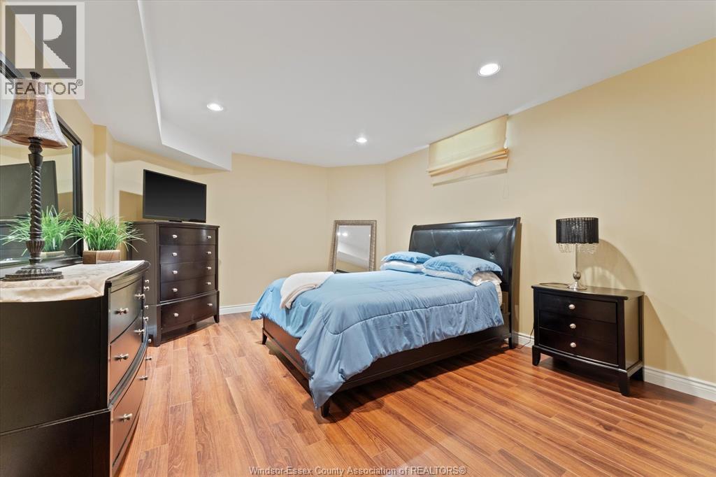 125 Links Drive, Amherstburg, ON - Indoor Photo Showing Bedroom