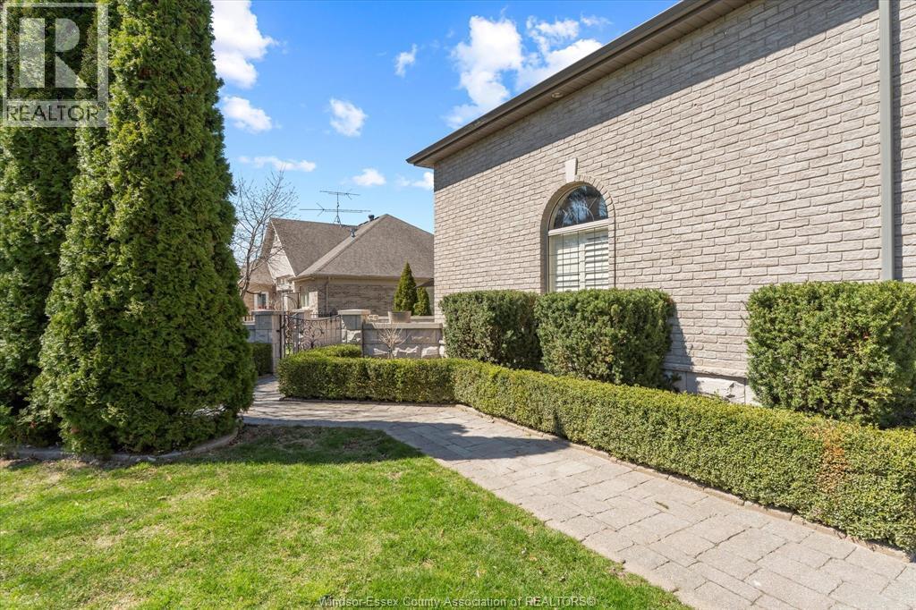 125 Links Drive, Amherstburg, ON - Outdoor