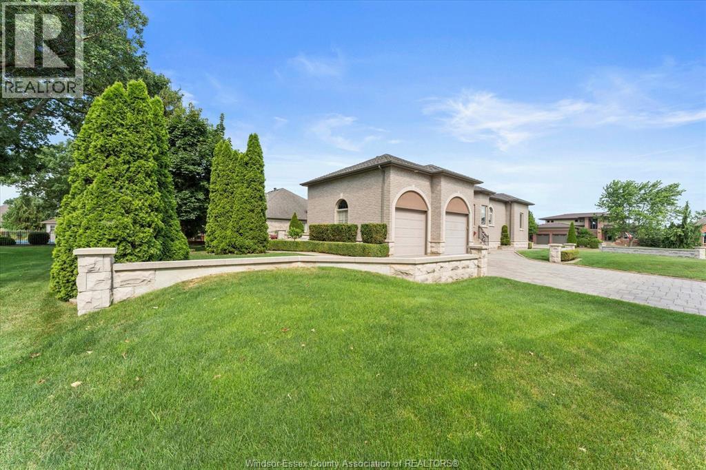 125 Links Drive, Amherstburg, ON - Outdoor