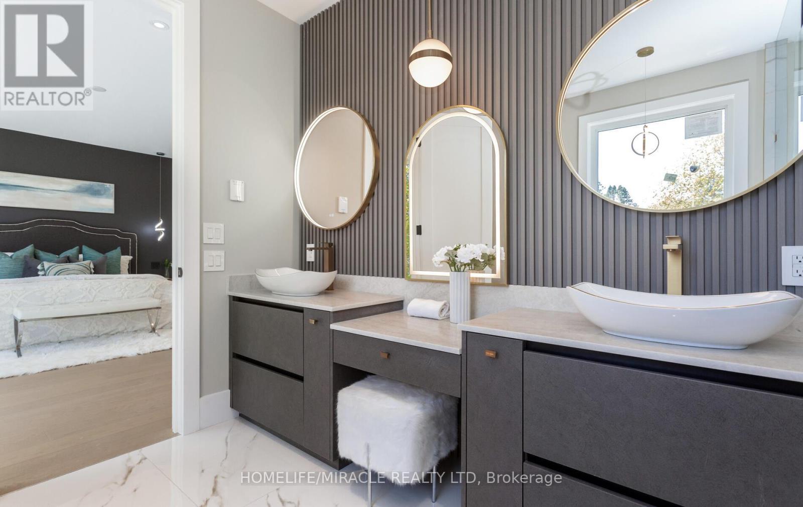 55 Adanac Drive, Toronto, ON - Indoor Photo Showing Bathroom