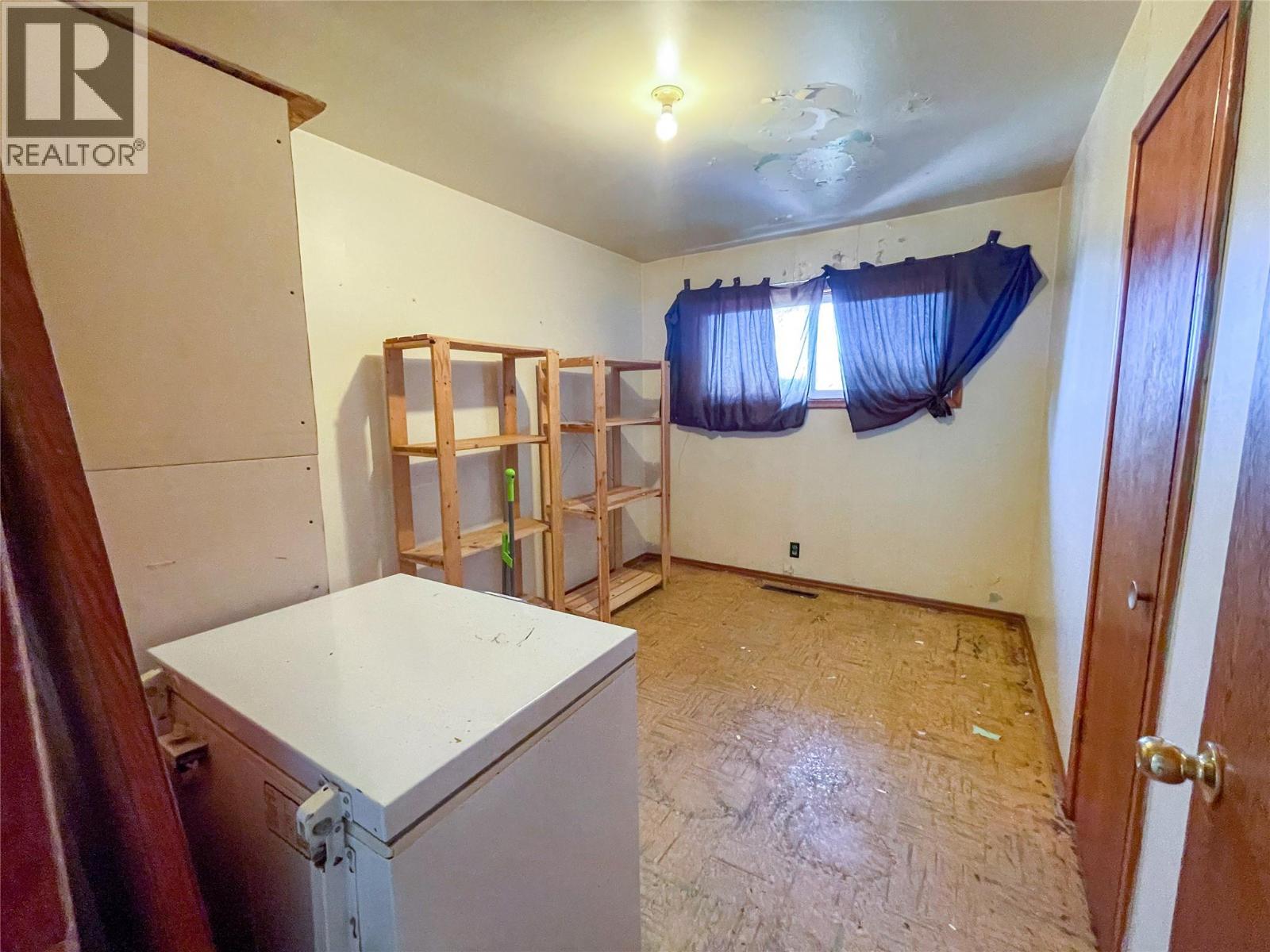 4810 48 Avenue, Pouce Coupe, BC - Indoor Photo Showing Other Room