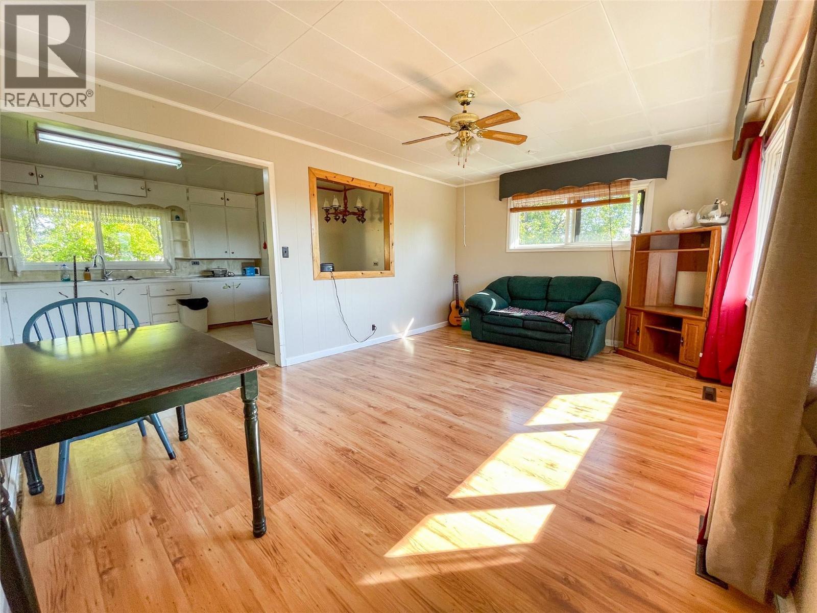 4810 48 Avenue, Pouce Coupe, BC - Indoor