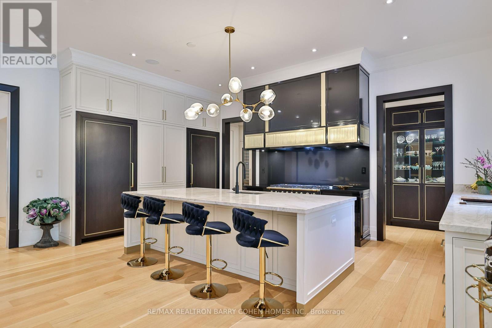 33 Stratheden Road, Toronto, ON - Indoor Photo Showing Kitchen With Upgraded Kitchen