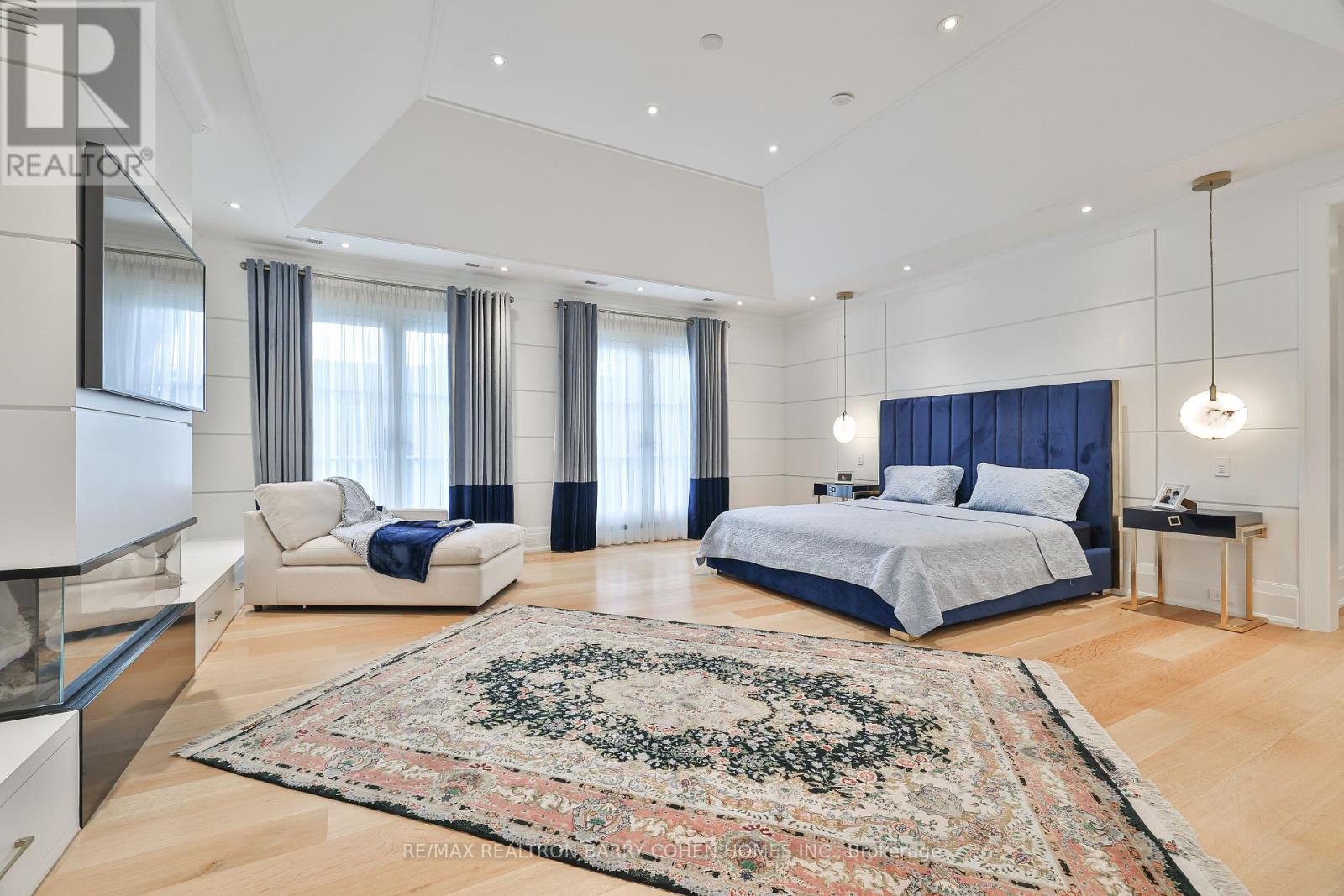 33 Stratheden Road, Toronto, ON - Indoor Photo Showing Bedroom