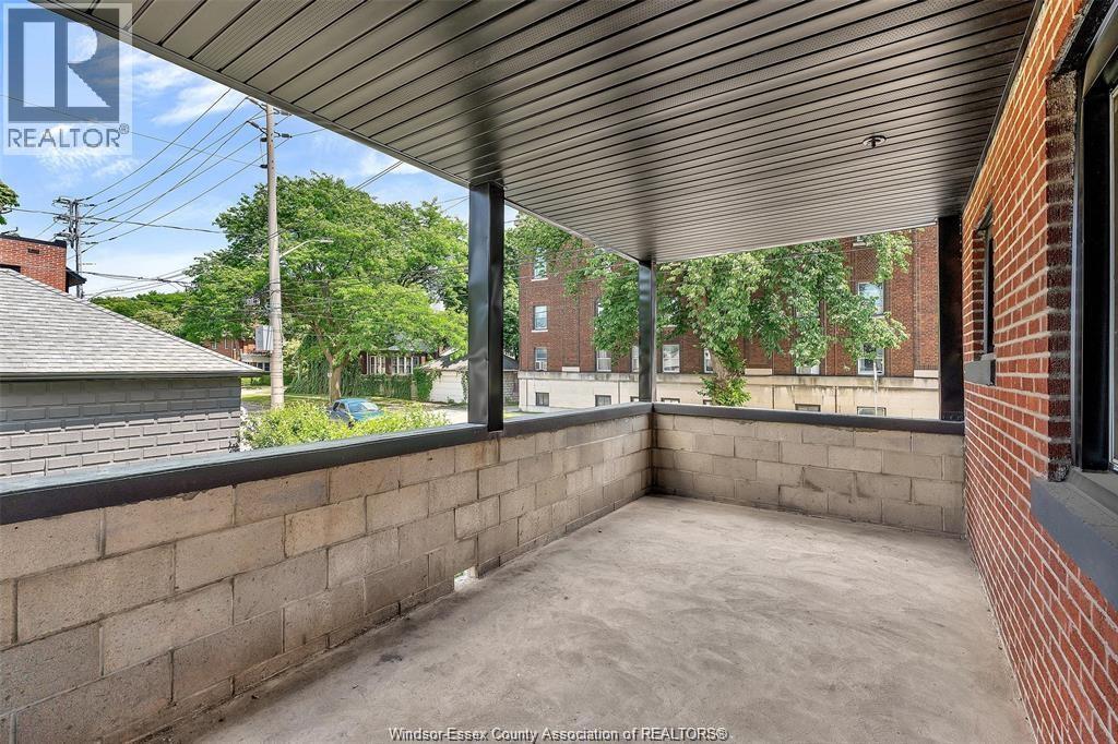 1094 Lincoln Road, Windsor, ON - Outdoor With Exterior