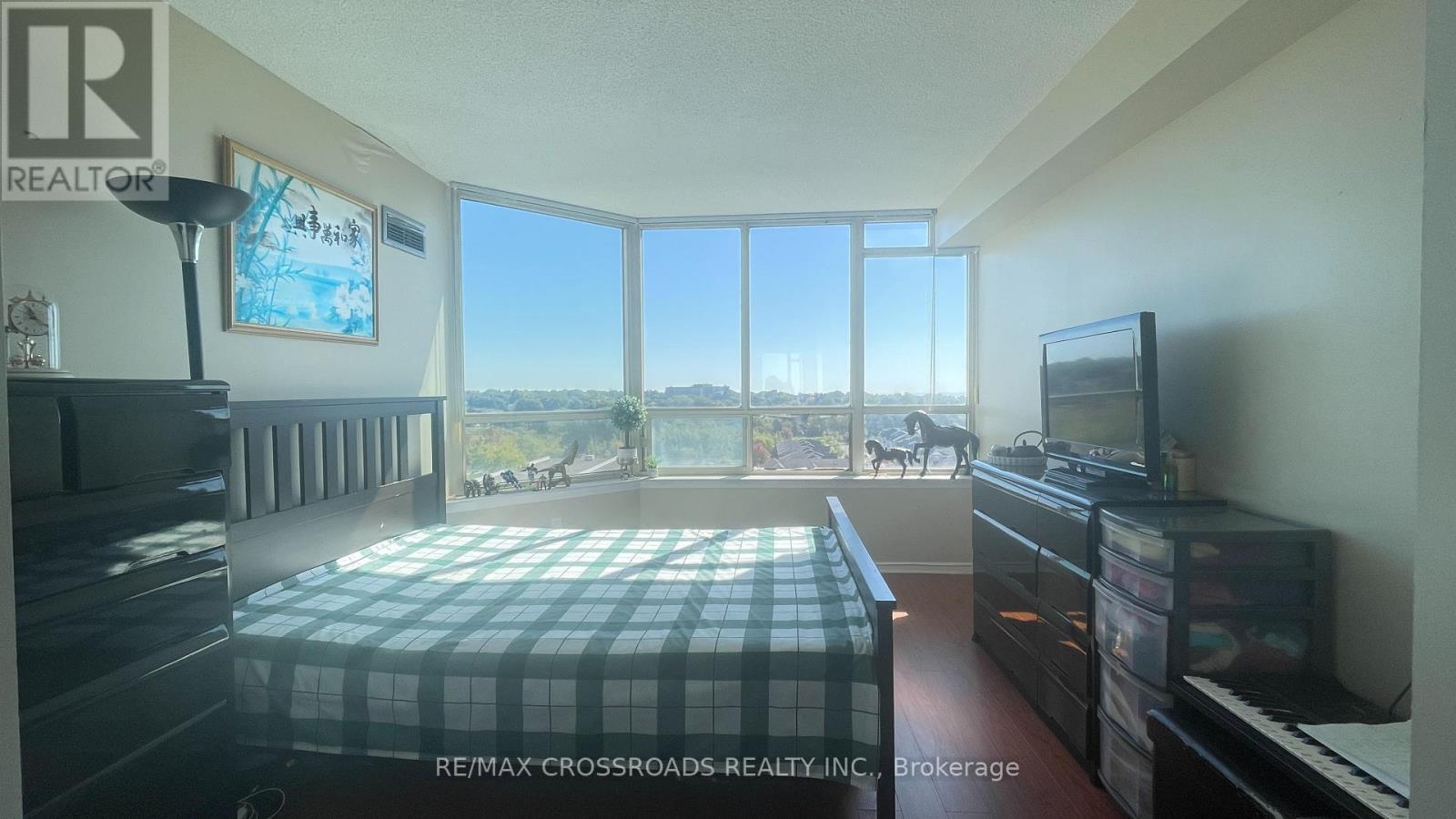 1228 - 3 Greystone Walk Drive, Toronto, ON - Indoor