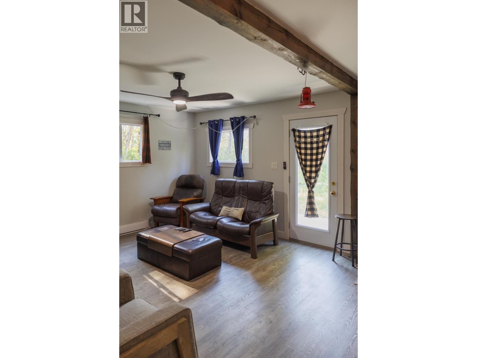 1890 Mountain View Road, Mcbride, BC - Indoor