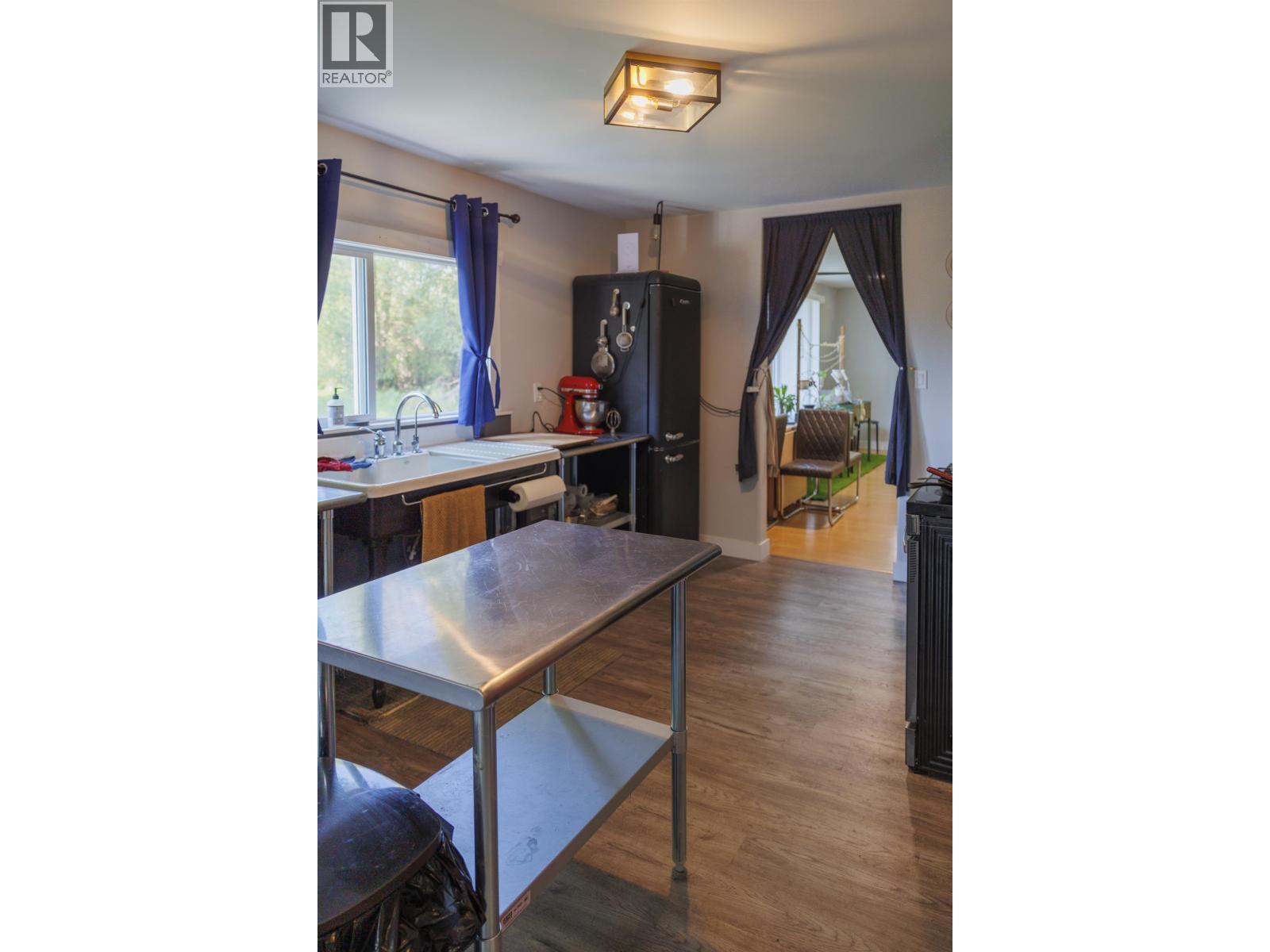 1890 Mountain View Road, Mcbride, BC - Indoor