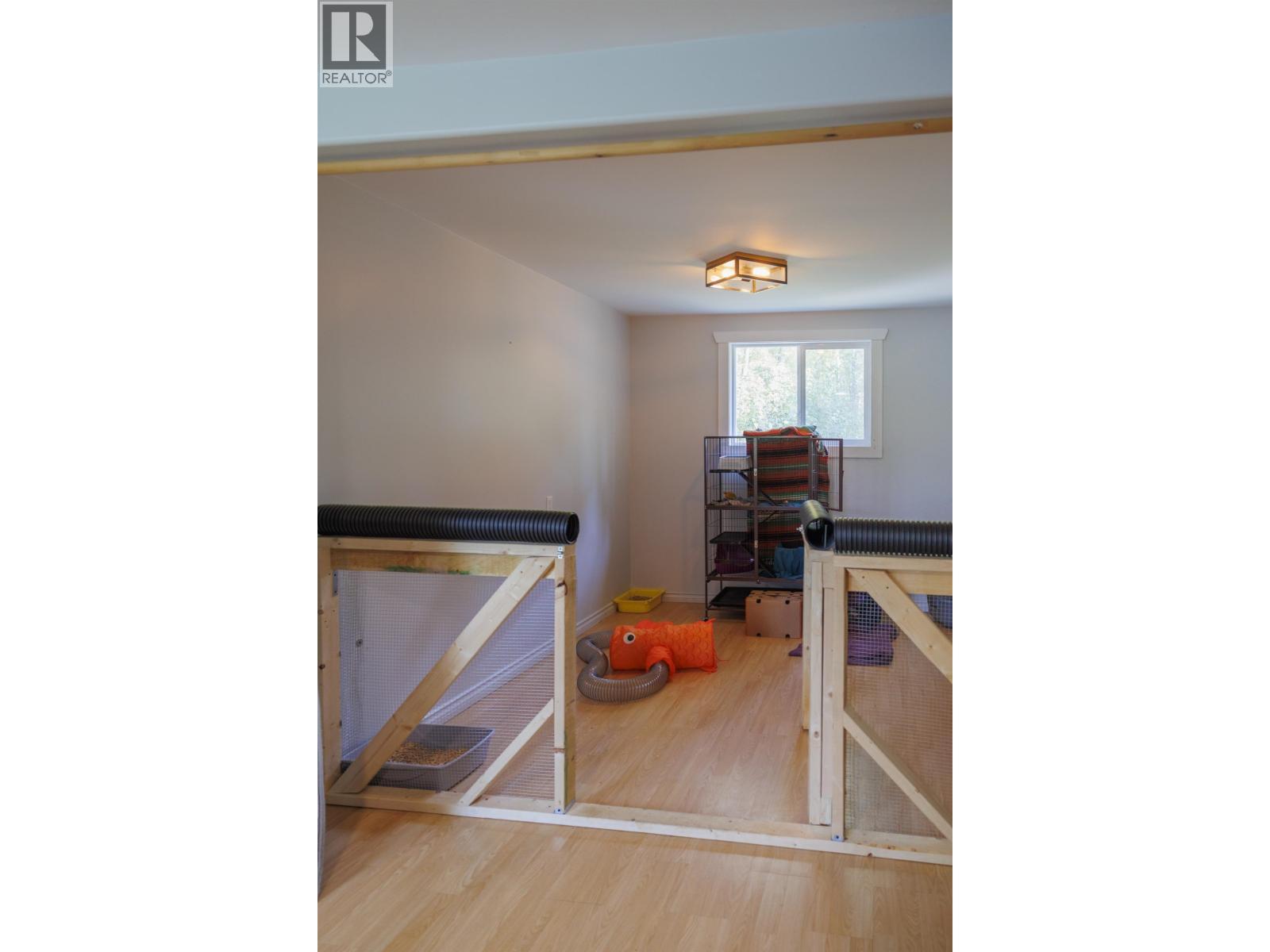 1890 Mountain View Road, Mcbride, BC - Indoor