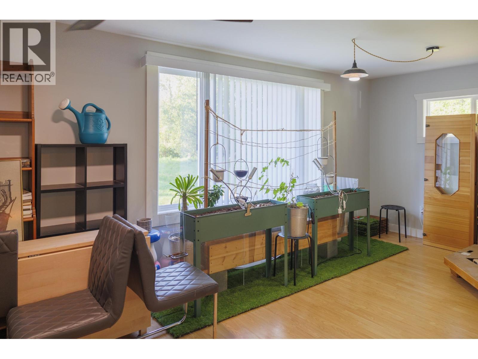 1890 Mountain View Road, Mcbride, BC - Indoor