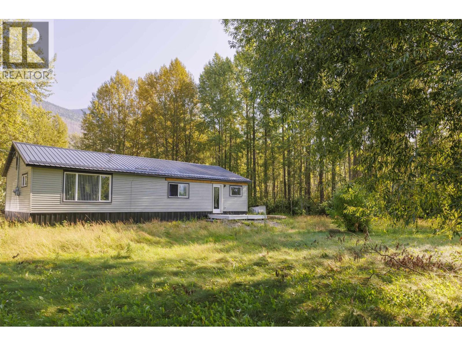 1890 Mountain View Road, Mcbride, BC - Outdoor