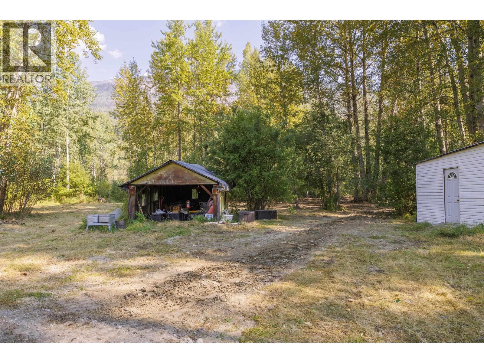 1890 Mountain View Road, Mcbride, BC - Outdoor