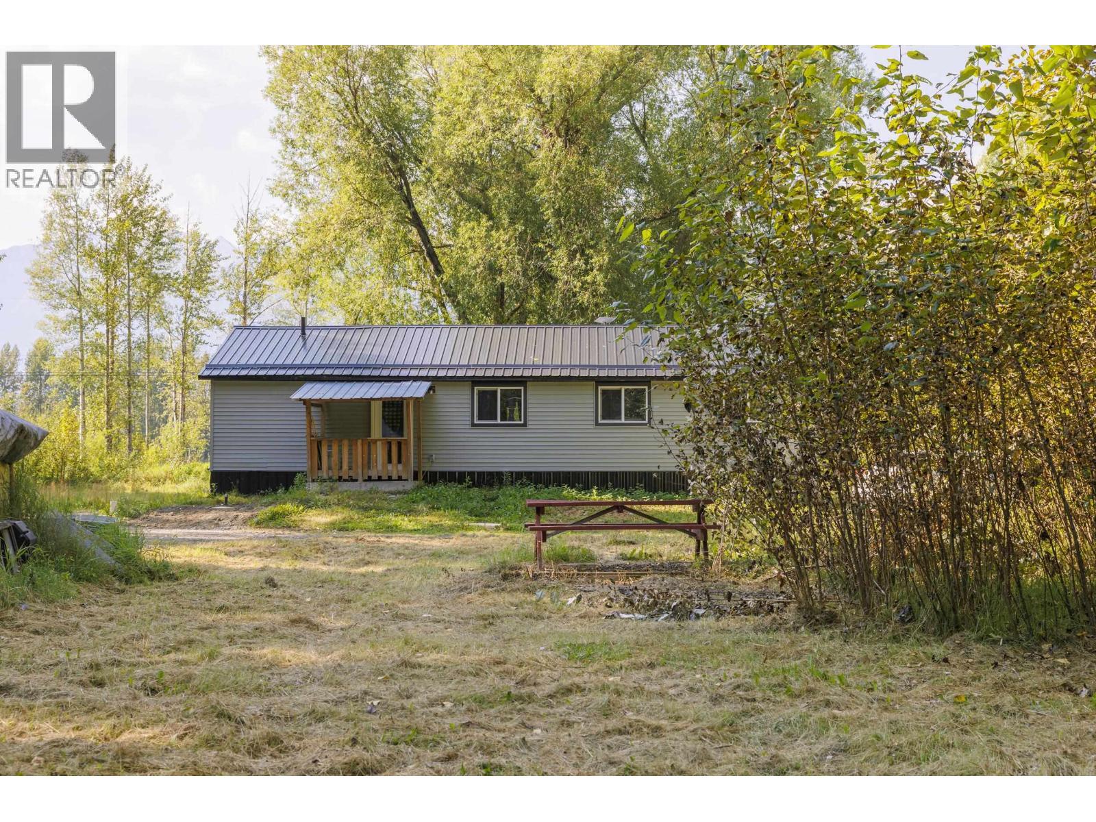 1890 Mountain View Road, Mcbride, BC - Outdoor