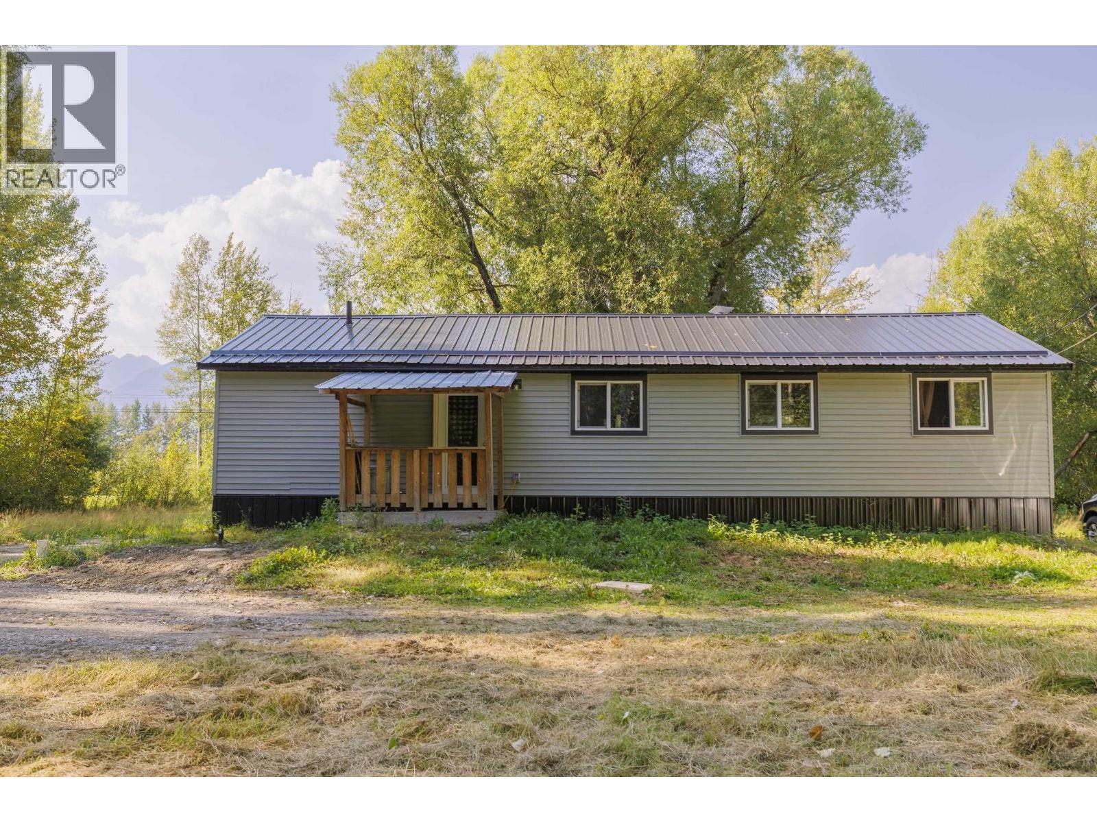 1890 Mountain View Road, Mcbride, BC - Outdoor