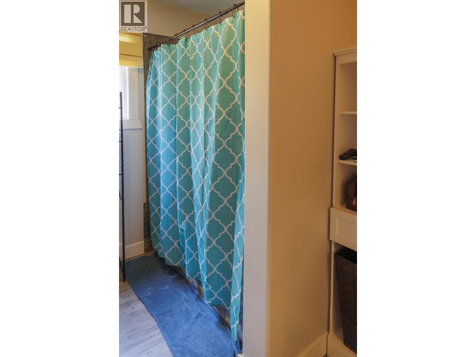 1890 Mountain View Road, Mcbride, BC - Indoor