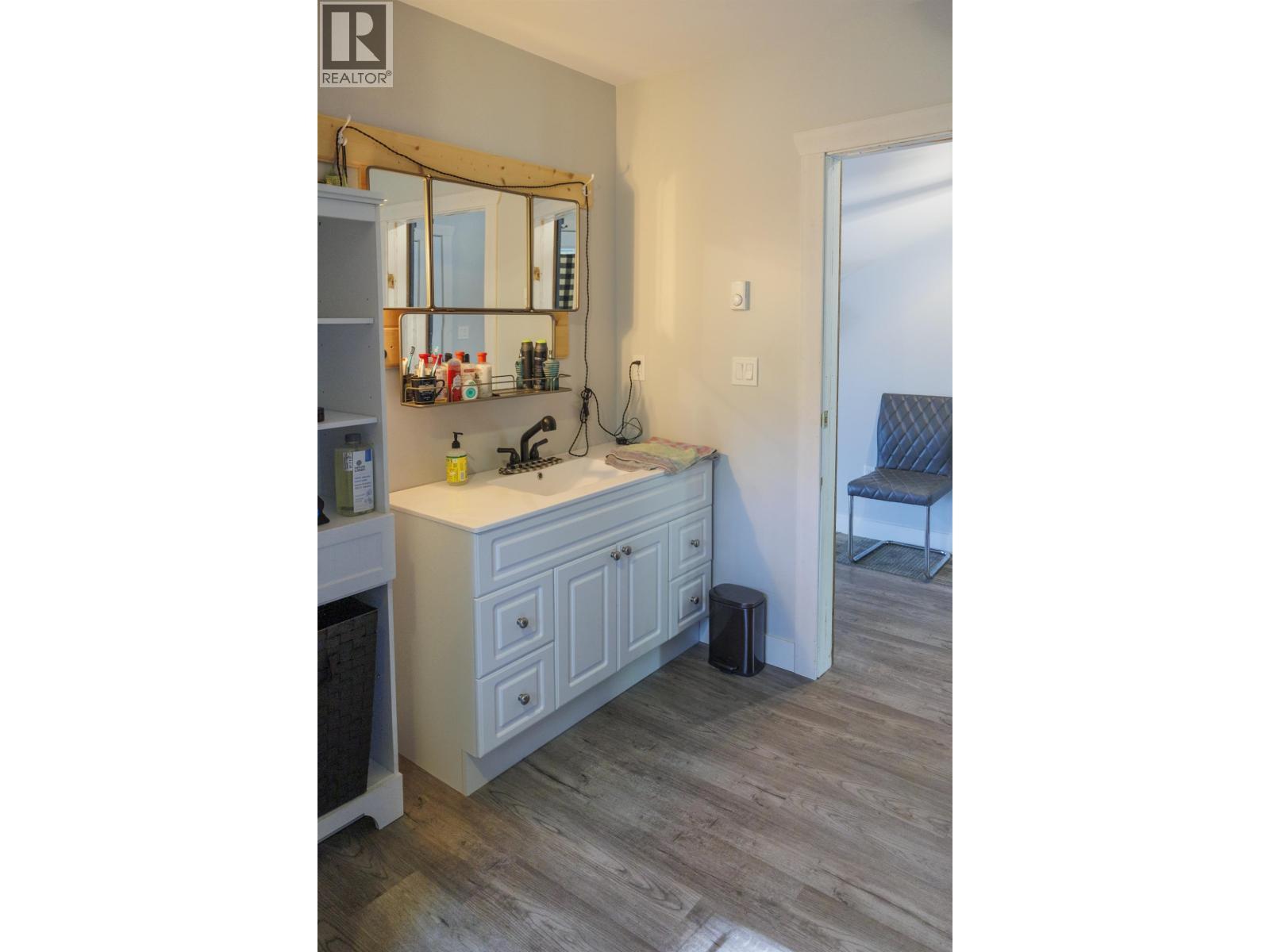1890 Mountain View Road, Mcbride, BC - Indoor Photo Showing Bathroom