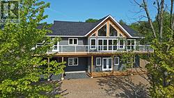 Spacious & Bright w Fin walkout lower level -